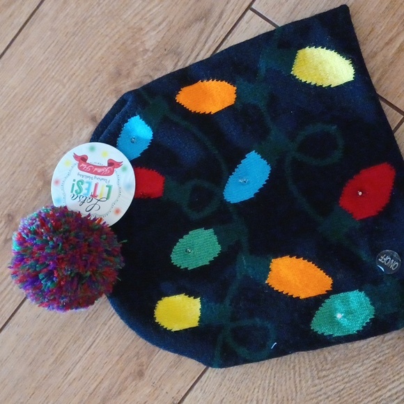 Unisex Holiday Knit Hat Black & Muliti- Color Lightbulbs Ages 14+ NWT - Picture 2 of 4